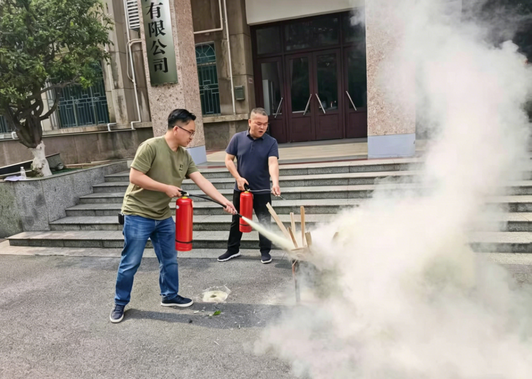 2杨总.png